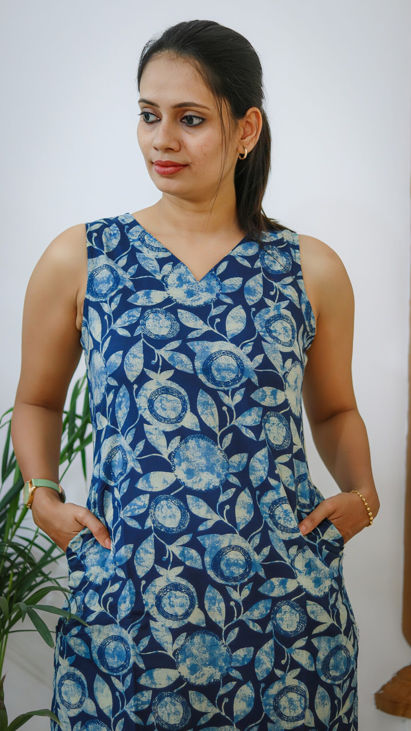 Blue Floral Paan Neck Cotton Kurti with Sleeves - Image 2