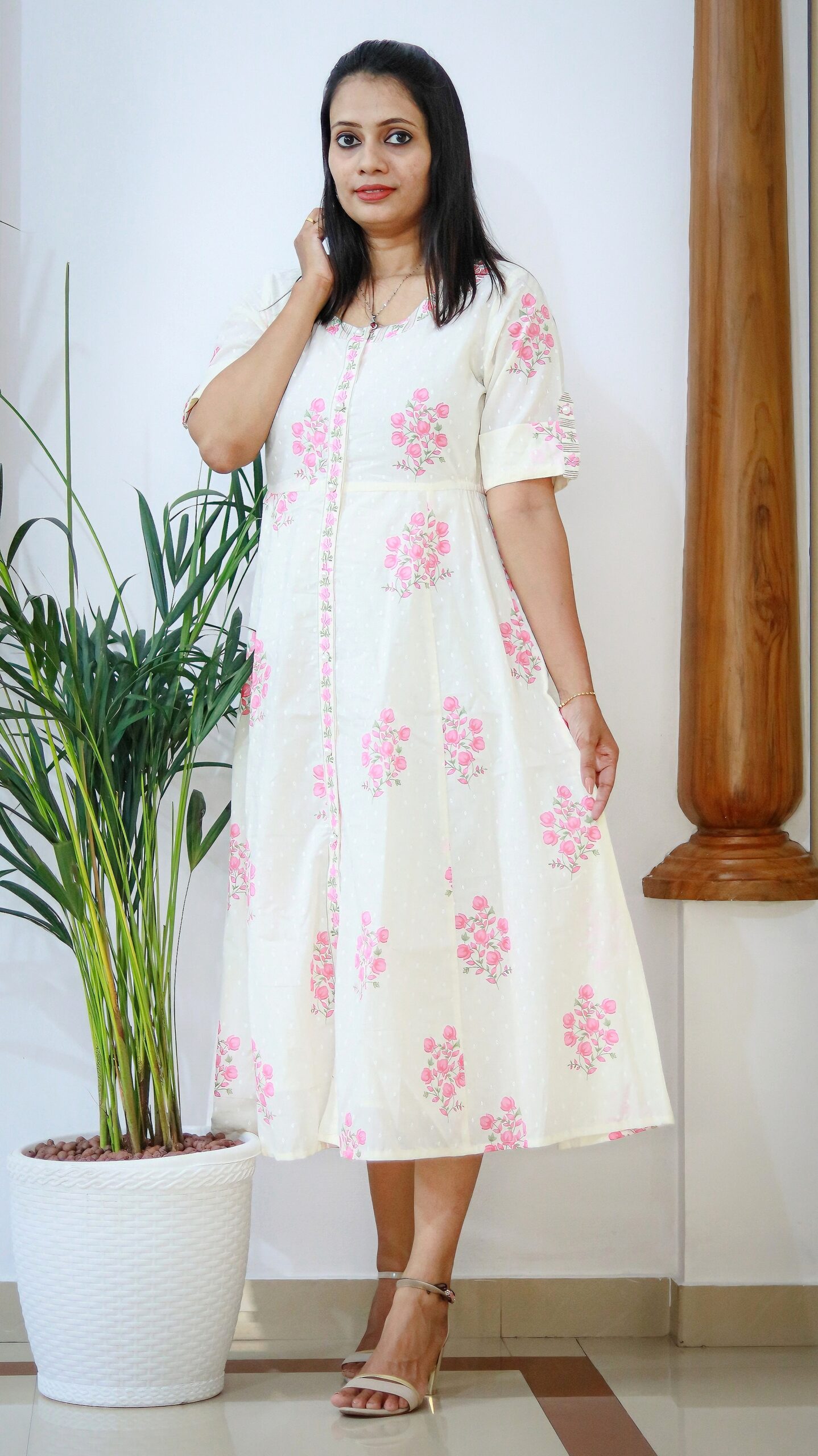 White & Baby Pink Floral Cotton Midi Kurti with Separate Inner - Image 2