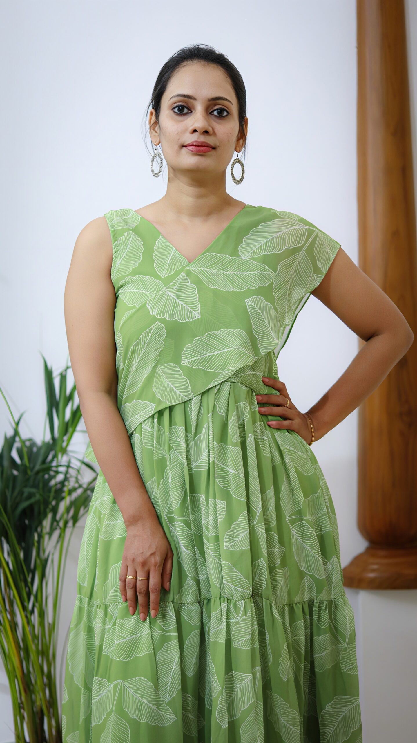 Light Green Georgette Leaf Print Off-Shoulder Maxi Dress - Image 5
